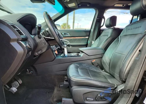 2017 Ford Explorer Platinum z USA, uszkodzony, nr VIN 1FM5K8HT2HGC64302